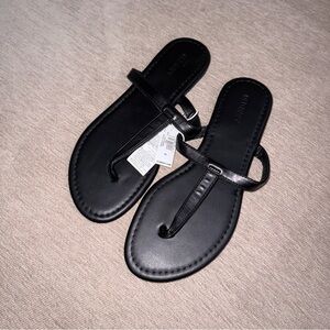 Old Navy Black Sandals T-Strap Minimalist Design 8.5